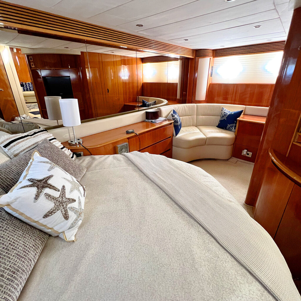 Devonia Yacht 6