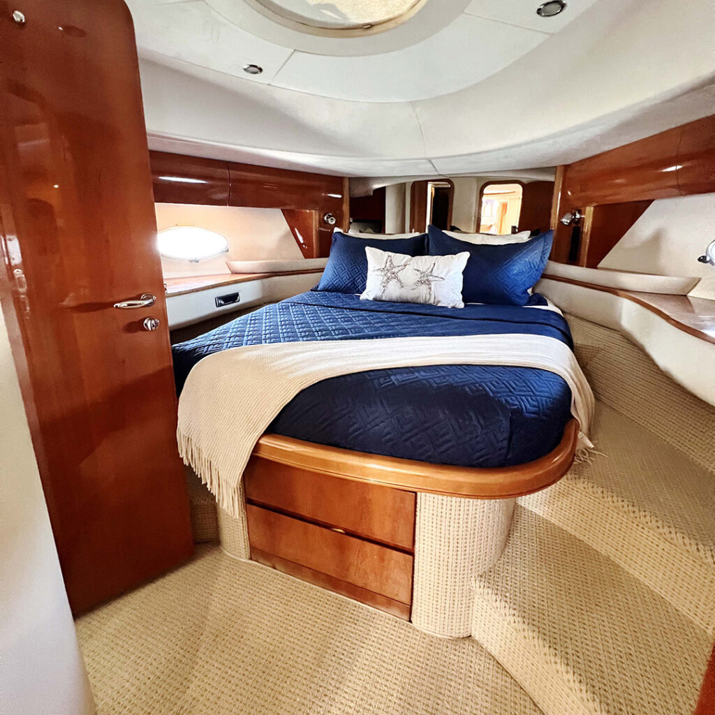 Devonia Yacht - Interior 4